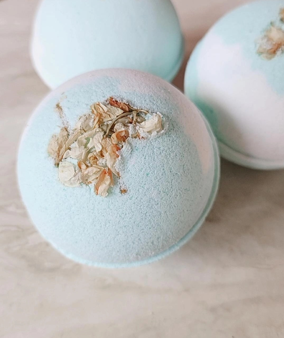 Luxe Foaming Bath Bombs